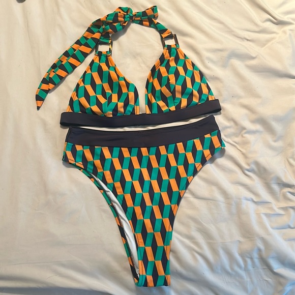 Cupshe Bikini - Picture 1 of 3